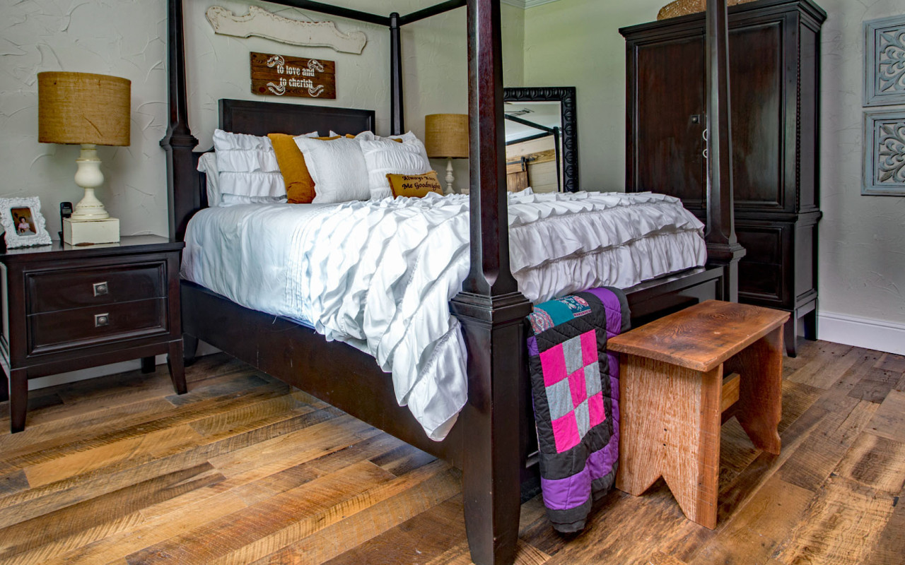 barnwood-oak-bedroom-1-1729191963.jpg